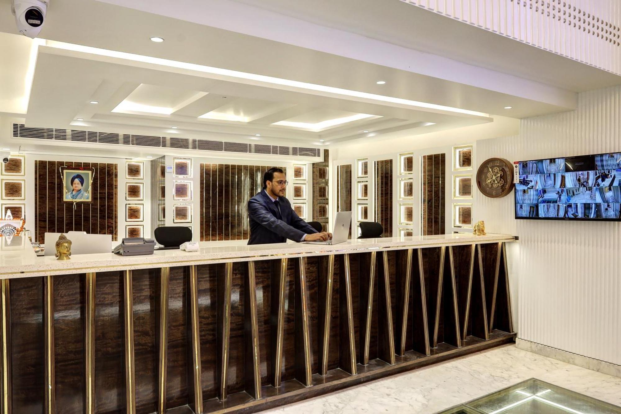 Hotel Namaste Hindustan Just A Minute Away From New Delhi Railway Station And Connaught Place Exterior photo